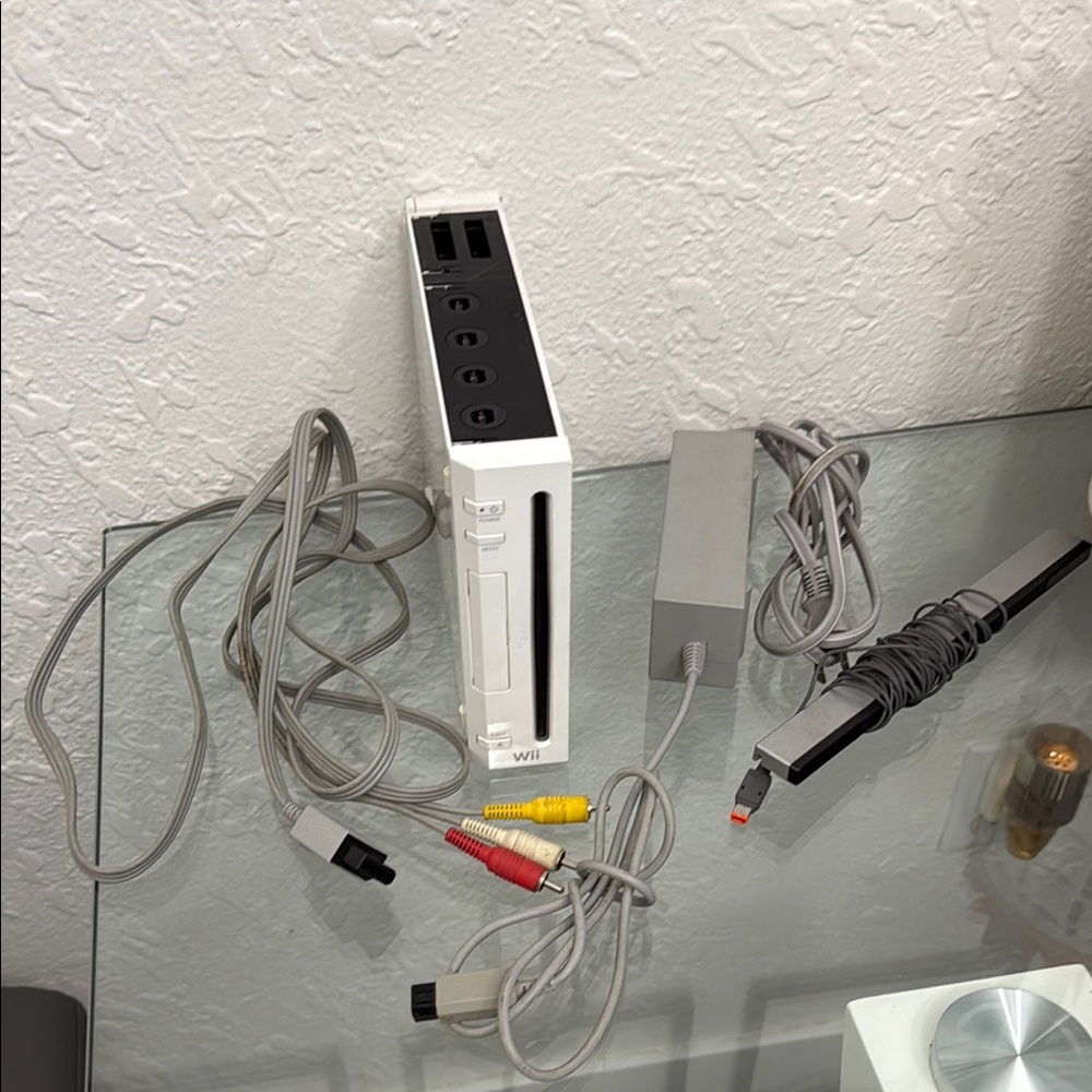 Nintendo Wii Console in White with Cables